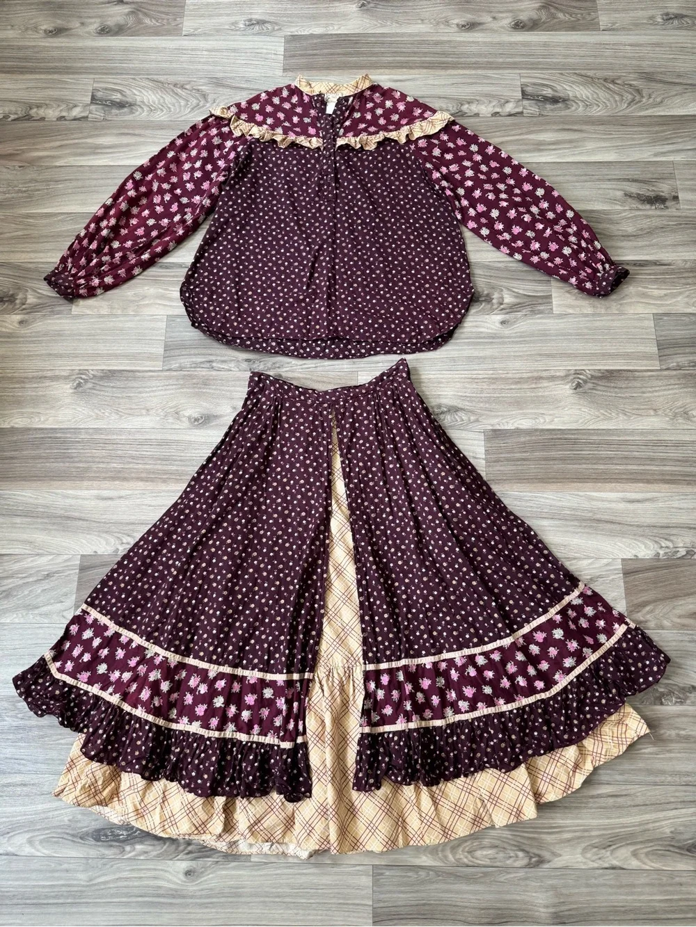 Vintage 1970s Gunne Sax Maroon Calico Print Prairie Peasant Top Skirt Set